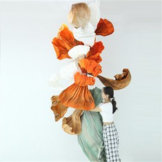 התקנת אמנות נייר כתום